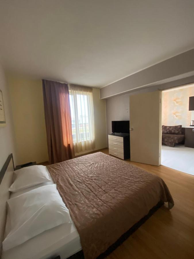 Apartments Danita & Restaurant&Pool Bar Varna Exterior photo