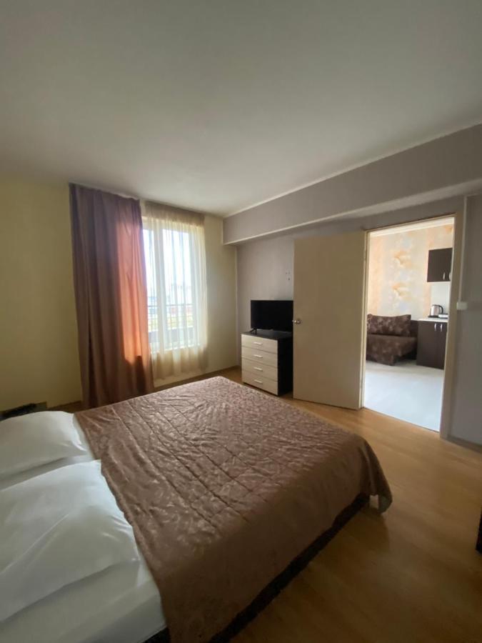Apartments Danita & Restaurant&Pool Bar Varna Exterior photo