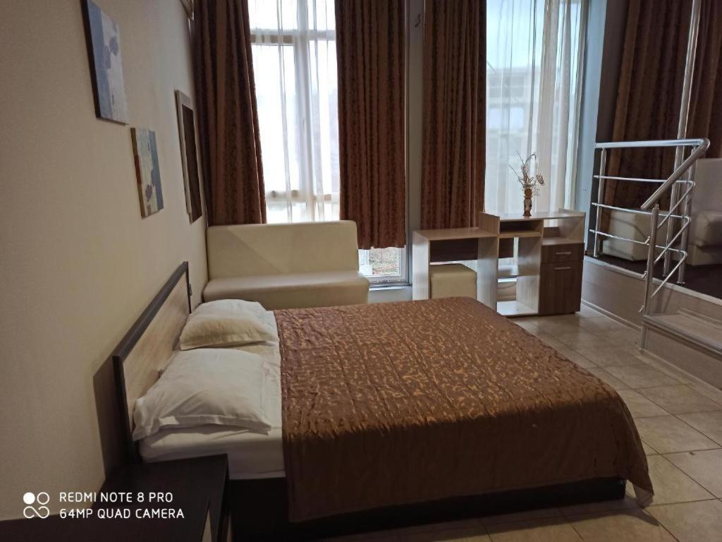 Apartments Danita & Restaurant&Pool Bar Varna Exterior photo